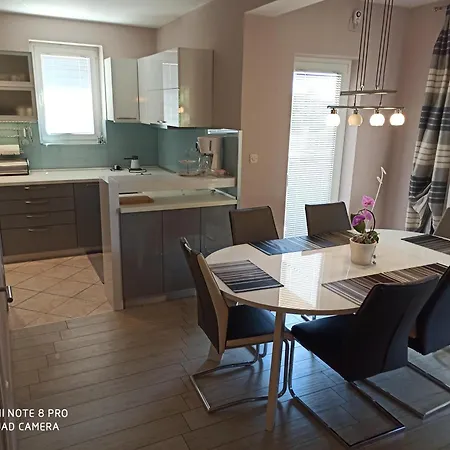 Roncevic Apartmán *