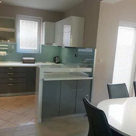 Roncevic Apartman Zára