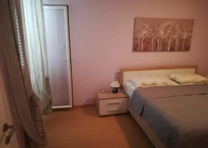 Roncevic Appartamento *