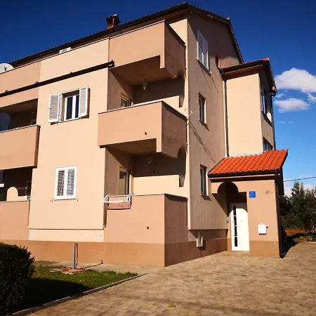 Roncevic Appartamento *
