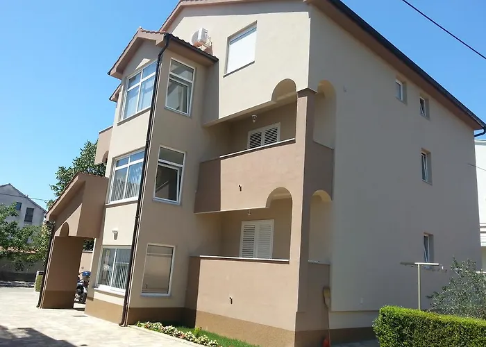 شقة Roncevic زادار